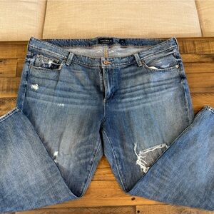 Lucky Brand Light Blue Georgia Boyfriend Denim Jeans